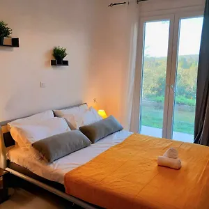https://4t-apartments.kefaloniahotels.net